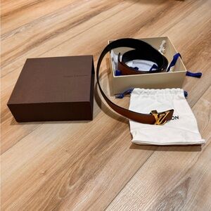 Louis Vuitton Women's Black and Brown Belt - Reversible